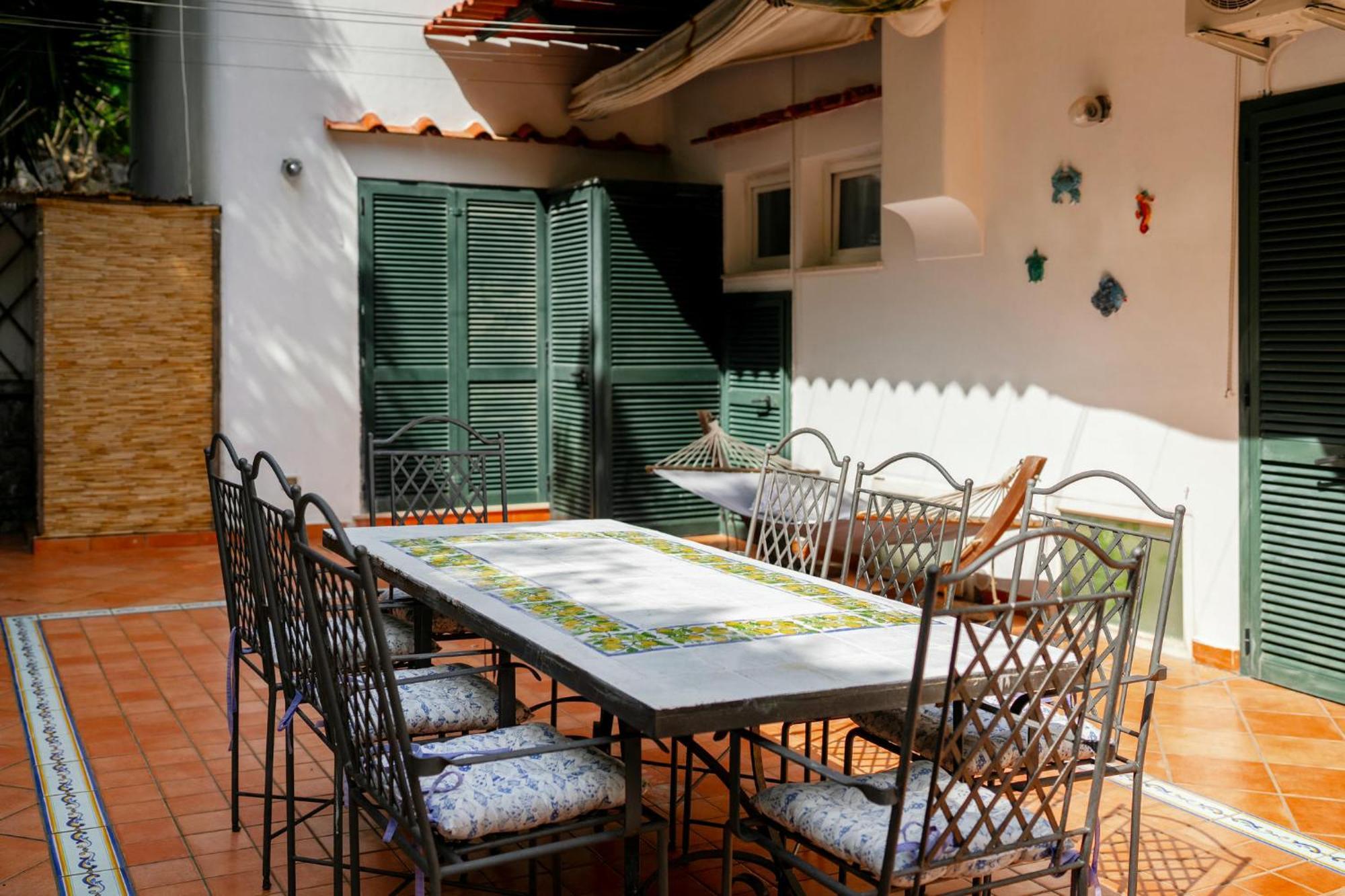 Apartment Nella Curva Della Funicolare, *