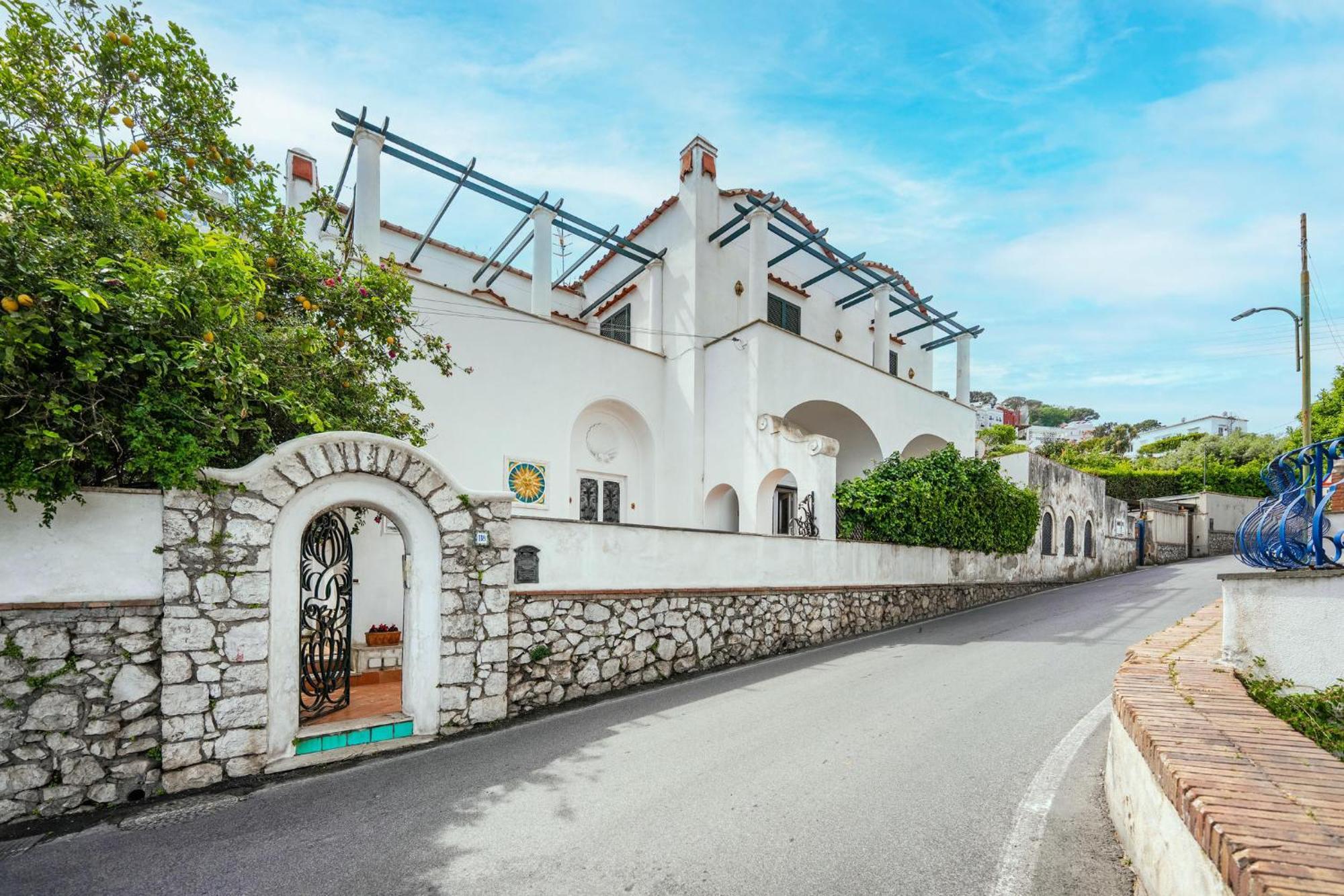 Nella Curva Della Funicolare, Apartment *